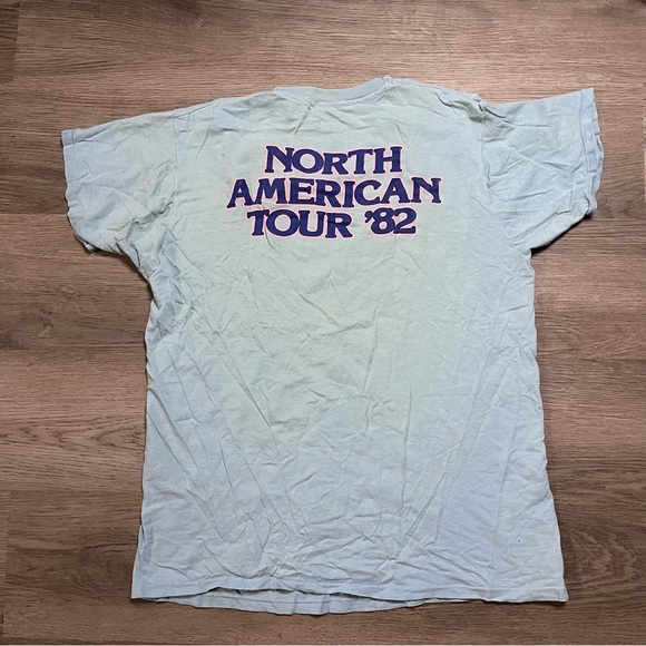 Vintage 1982 Olivia Newton John “Let’s Get Physical” T-Shirt US Tour Mens Small - Picture 11 of 12